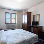 Hotel Venca' *